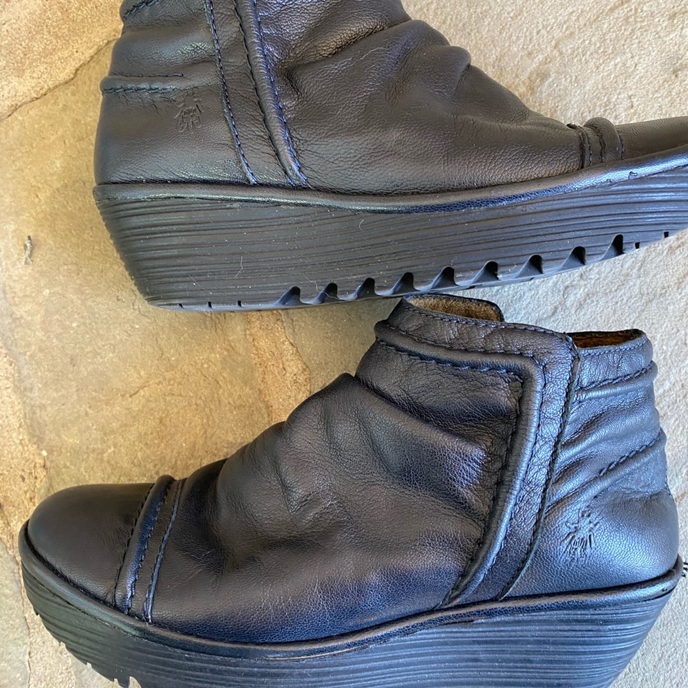 FLY London Black Leather Zipper Ankle Booties Wedge Heel Size 37/US 6-6.5